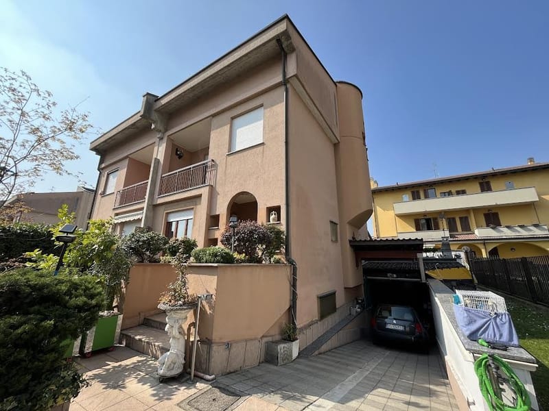 VILLA in VENDITA a BRUGHERIO