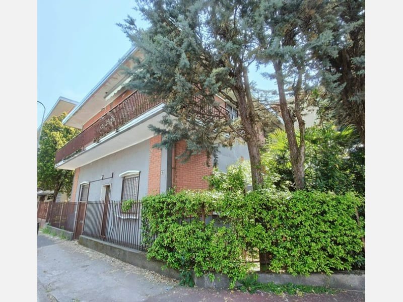 VILLA in VENDITA a CINISELLO BALSAMO
